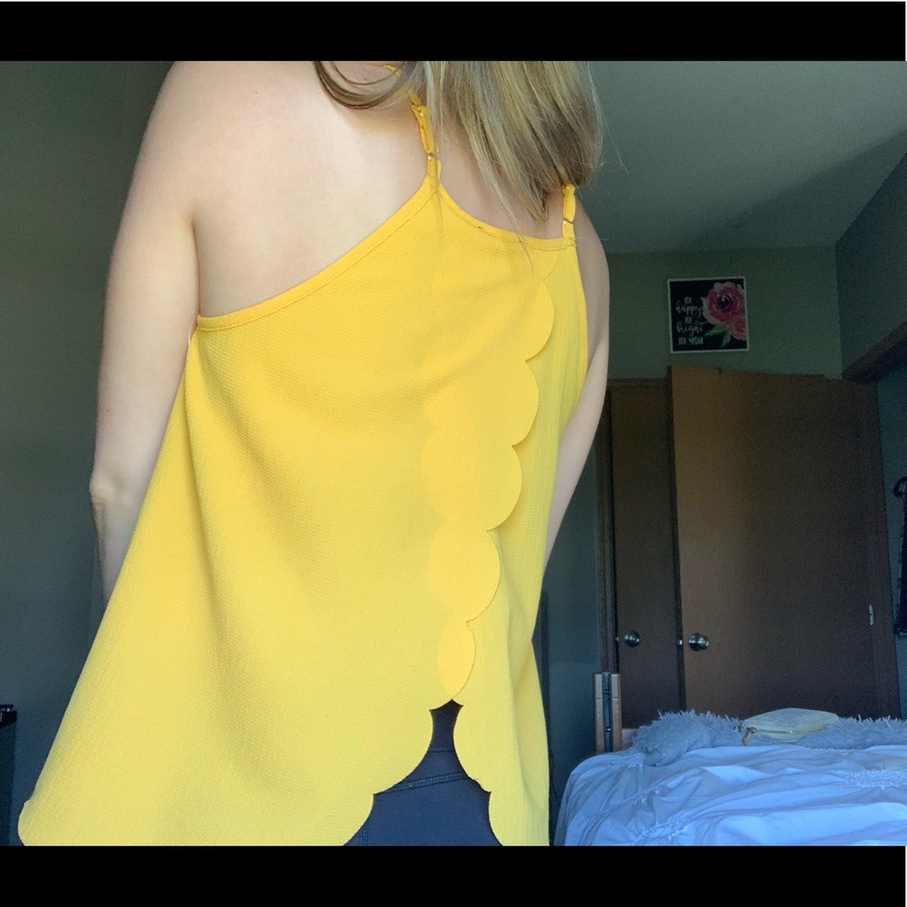 ✨SOLD✨ Yellow Scallop Trim Blouse Tank